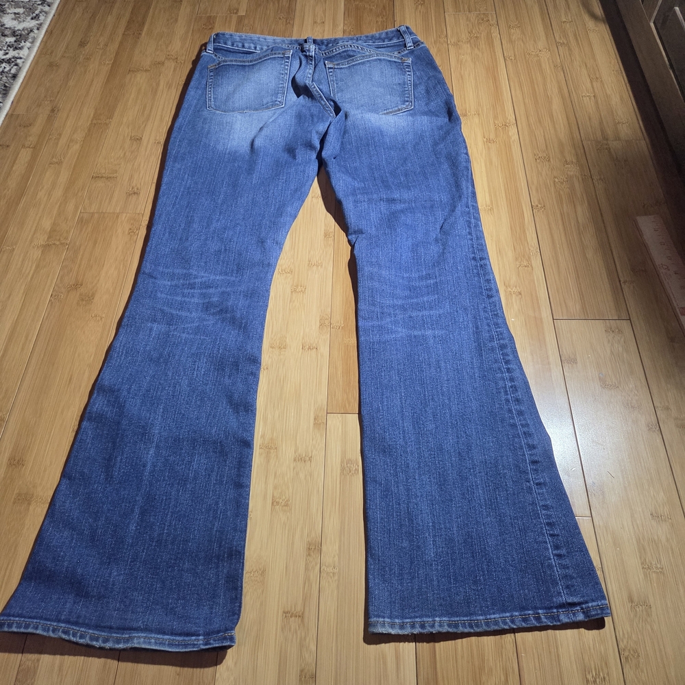 GAP Women's Flare Jeans in Classic Blue - Picture 6 of 8